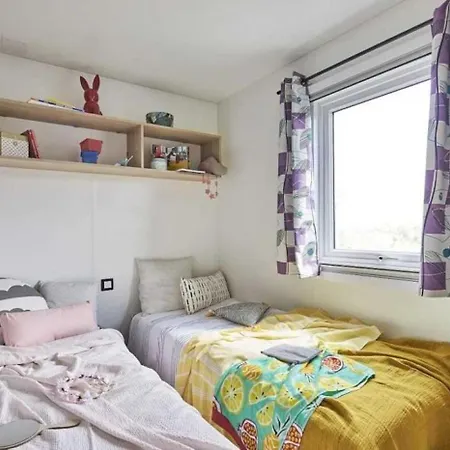 3 Etoiles - Piscine - Eecbb0