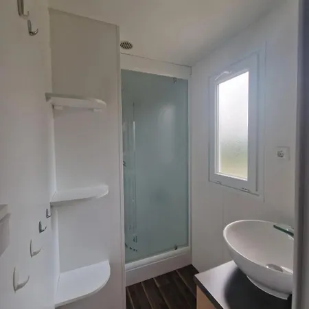 Zecamping 3 Etoiles Animaux Acceptes Avec Piscine Chauffee A Guerande 3*