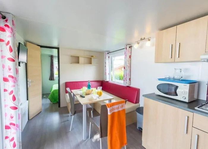 Zecamping 3 Animaux Acceptes Avec Piscine Chauffee A Guerande