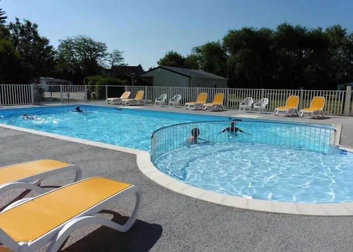 Zecamping 3 Animaux Acceptes Avec Piscine Chauffee A Guerande 3*