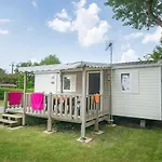 Zecamping 3 Etoiles Animaux Acceptes Avec Piscine Chauffee A Кемпинг