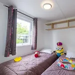 Кемпинг Zecamping 3 Etoiles Animaux Acceptes Avec Piscine Chauffee A 3*
