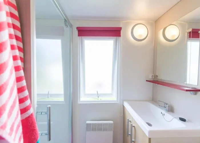 Zecamping 3 Animaux Acceptes Avec Piscine Chauffee A Guerande Camping *