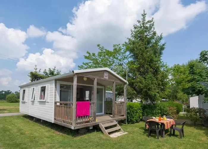 3 Etoiles - Piscine - Eecbb0