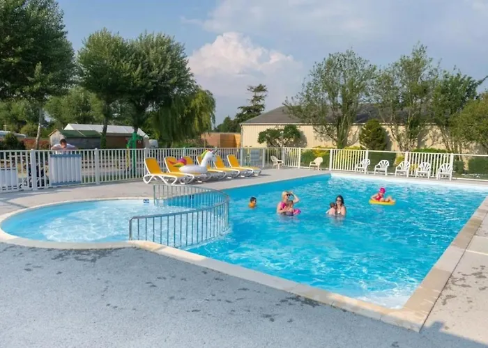 Zecamping 3 Animaux Acceptes Avec Piscine Chauffee A Guerande Guérande