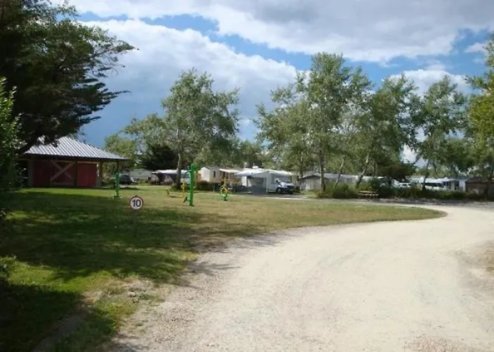 Camping Zecamping 3 Animaux Acceptes Avec Piscine Chauffee A Guerande Guérande